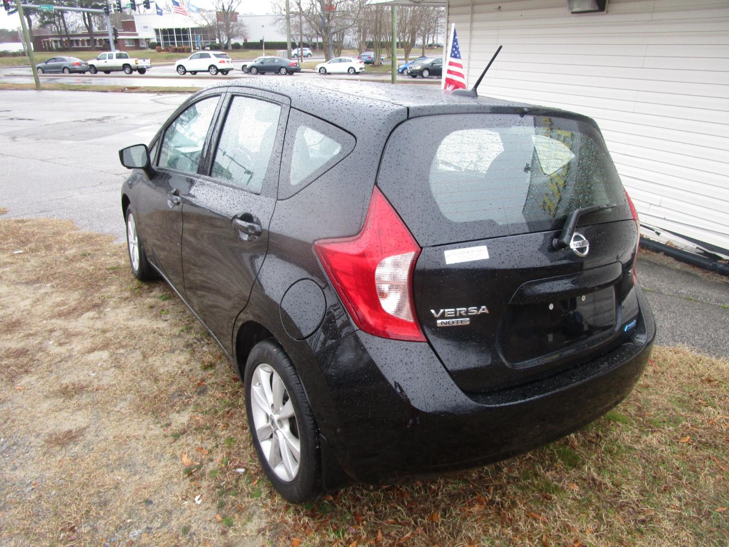 2016 Black Nissan Versa Note (3N1CE2CP4GL) , located at 2553 Airline Blvd, Portsmouth, VA, 23701, (757) 488-8331, 36.813889, -76.357597 - Photo#7